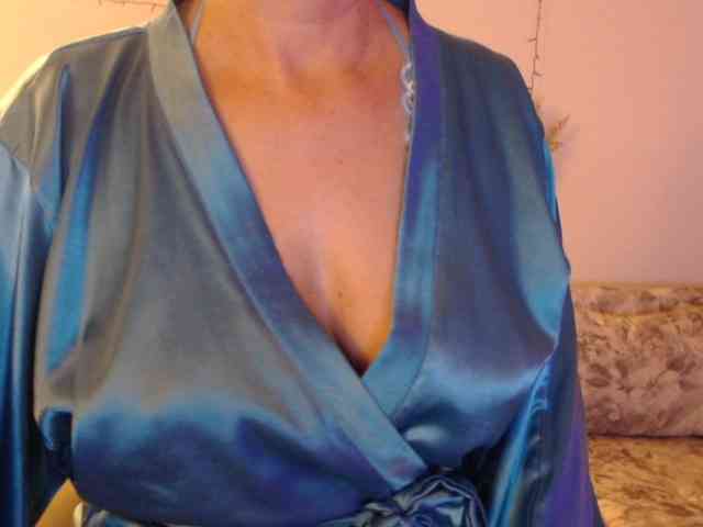 goodSnowQueen webcam