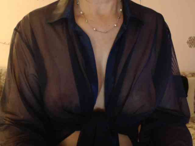 goodSnowQueen webcam