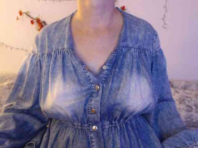 goodSnowQueen webcam