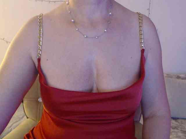 goodSnowQueen webcam