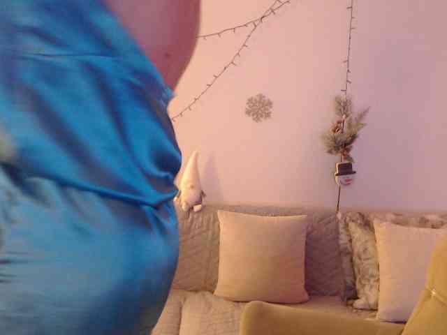 goodSnowQueen webcam