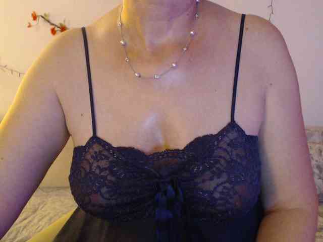 goodSnowQueen webcam