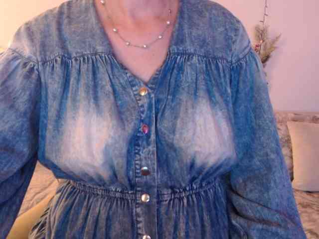 goodSnowQueen webcam