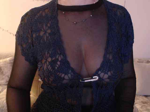 goodSnowQueen webcam