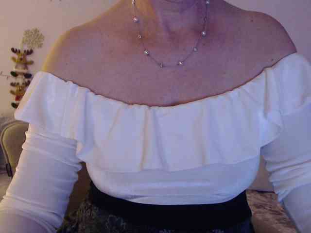 goodSnowQueen webcam