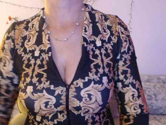 goodSnowQueen webcam