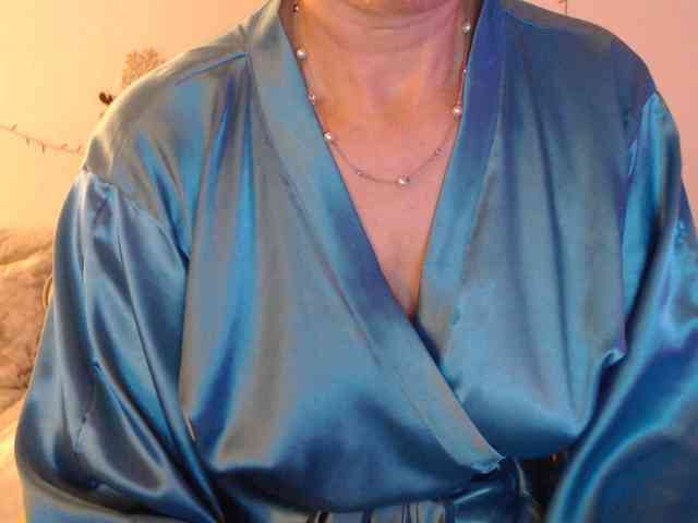 goodSnowQueen webcam