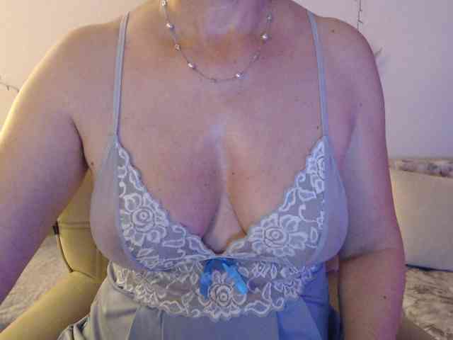 goodSnowQueen webcam