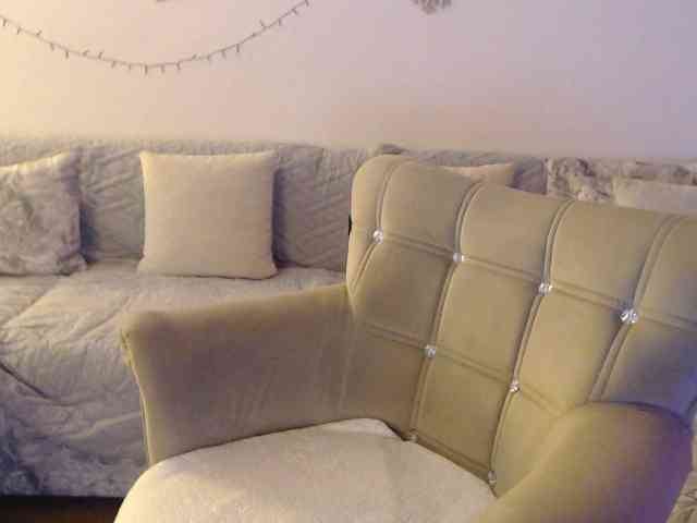 goodSnowQueen webcam