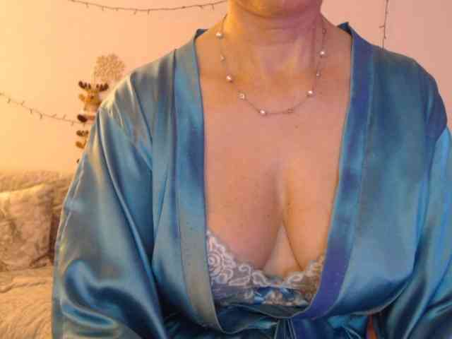 goodSnowQueen goodSnowQueen