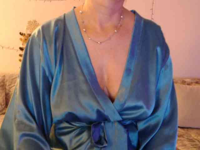 goodSnowQueen webcam