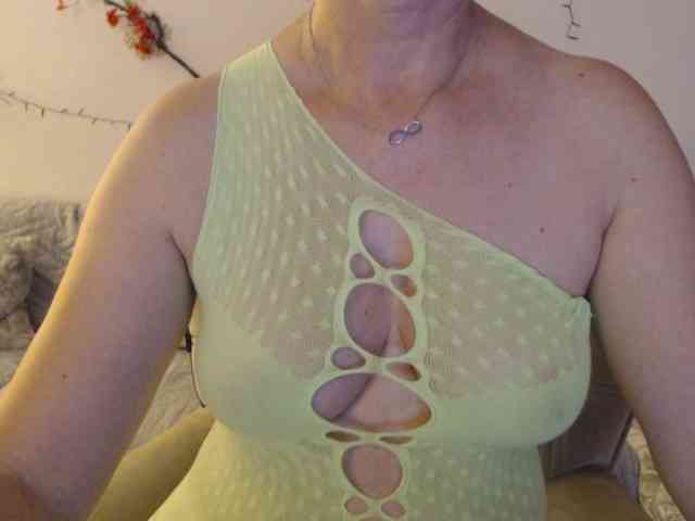 goodSnowQueen webcam