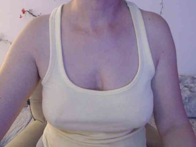 goodSnowQueen webcam