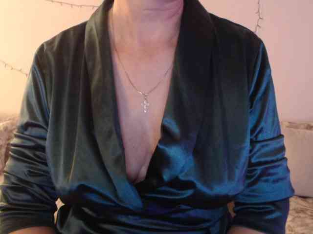 goodSnowQueen Live Webcam on BongaCams