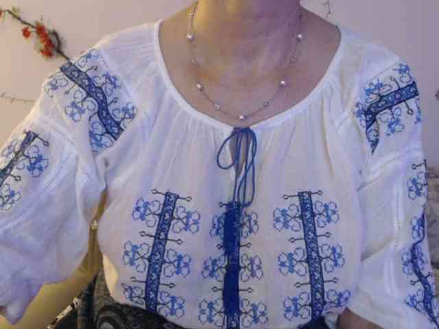 goodSnowQueen webcam