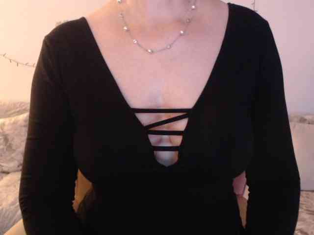 goodSnowQueen webcam