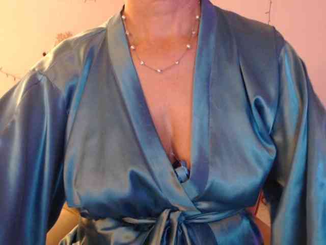 goodSnowQueen webcam