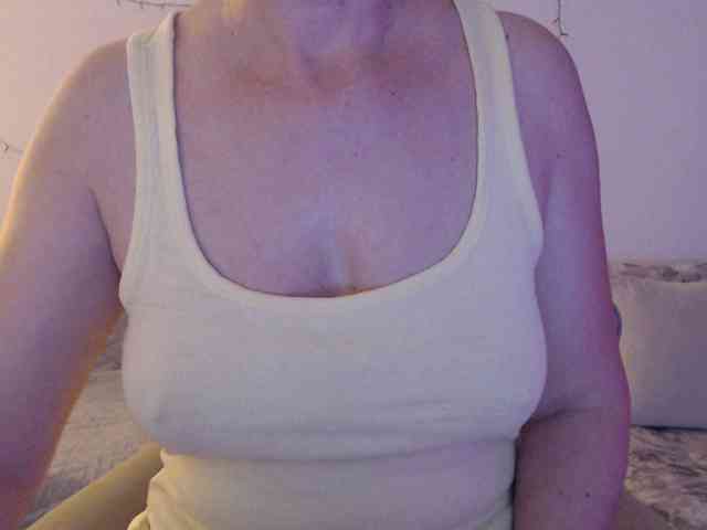 goodSnowQueen webcam