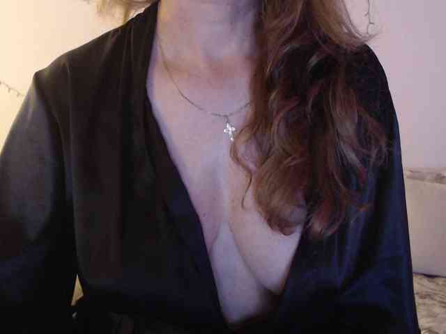 goodSnowQueen webcam