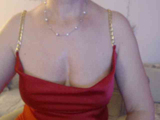 goodSnowQueen webcam