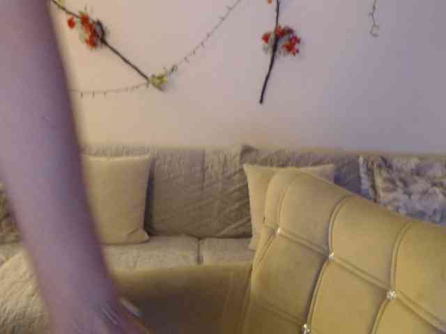 goodSnowQueen webcam