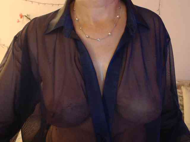 goodSnowQueen webcam