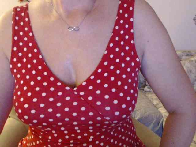 goodSnowQueen webcam