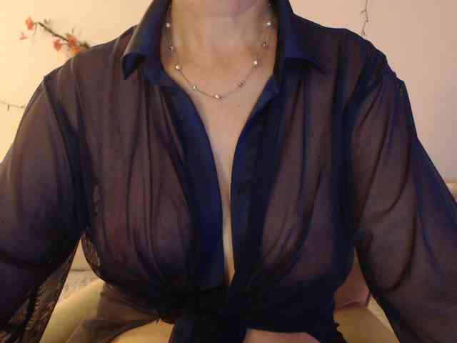 goodSnowQueen webcam