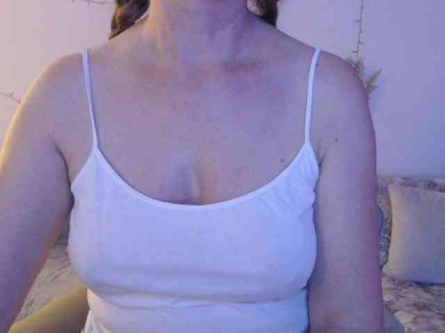 goodSnowQueen webcam