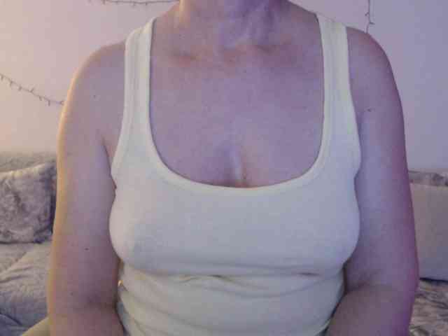 goodSnowQueen webcam