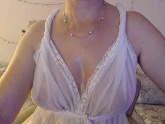 goodSnowQueen webcam