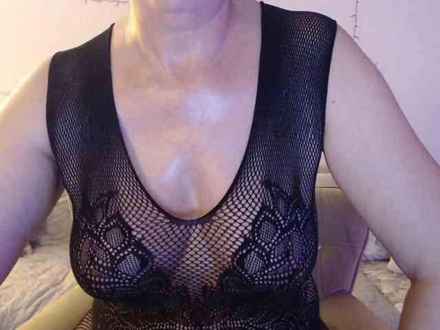 goodSnowQueen webcam