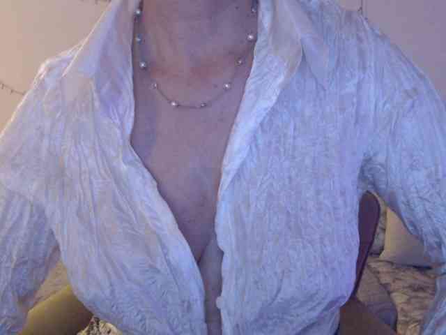 goodSnowQueen webcam