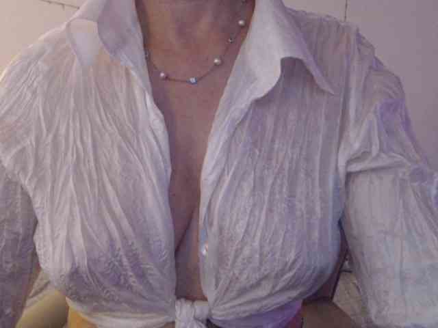 goodSnowQueen Live Webcam on BongaCams