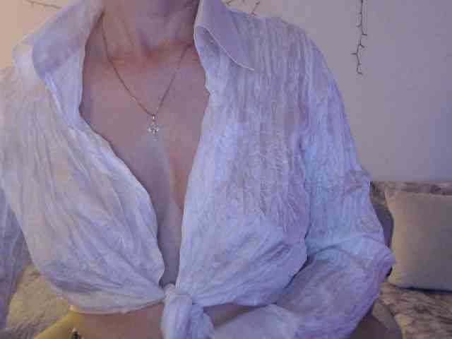 goodSnowQueen webcam