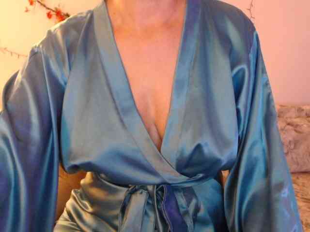 goodSnowQueen webcam