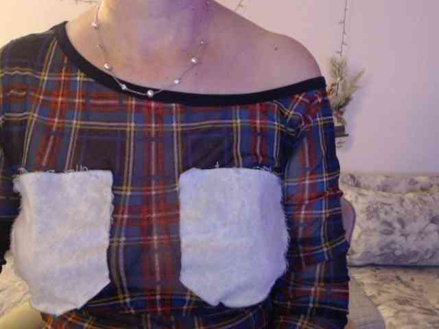 goodSnowQueen webcam