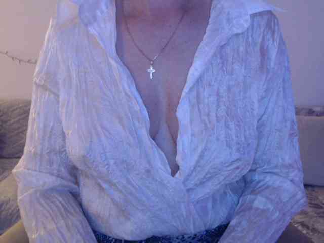 goodSnowQueen goodSnowQueen