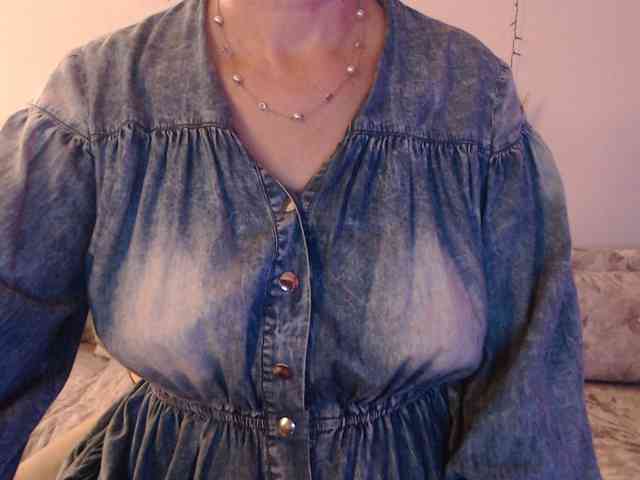 goodSnowQueen webcam