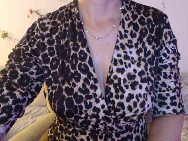 goodSnowQueen webcam