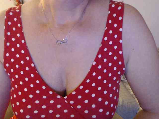 goodSnowQueen webcam