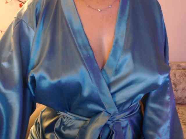 goodSnowQueen webcam