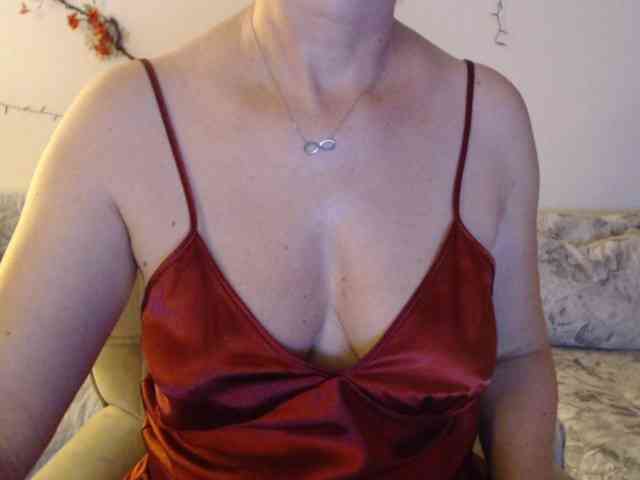 goodSnowQueen webcam