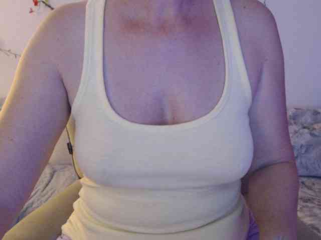 goodSnowQueen webcam