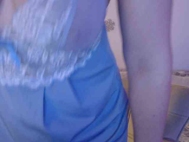 goodSnowQueen webcam