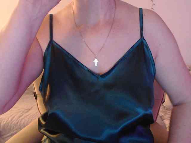 goodSnowQueen webcam