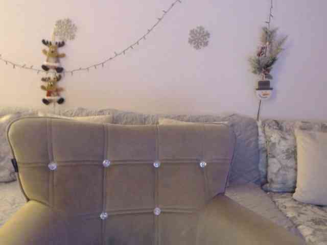 goodSnowQueen webcam