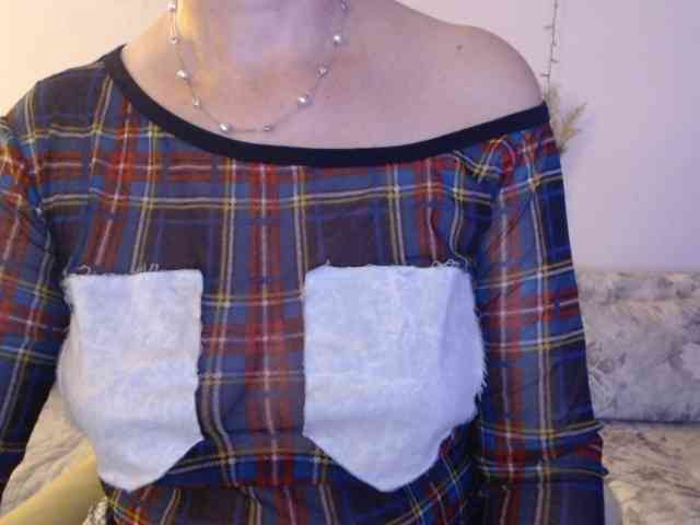 goodSnowQueen webcam