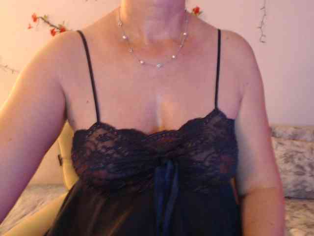 goodSnowQueen webcam