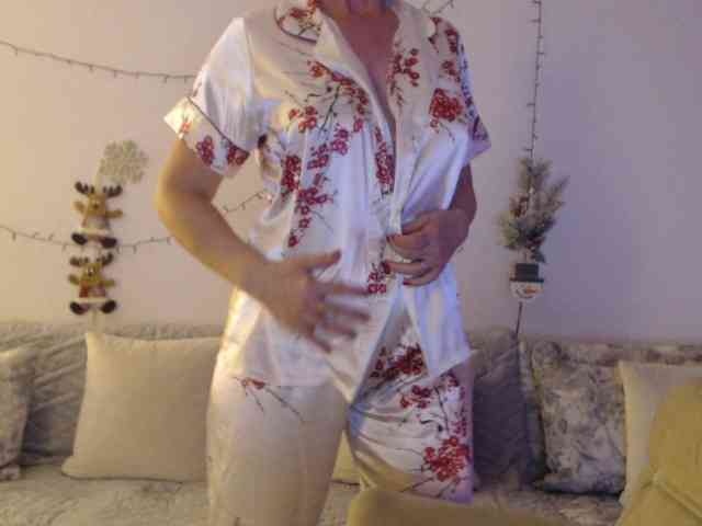 goodSnowQueen webcam